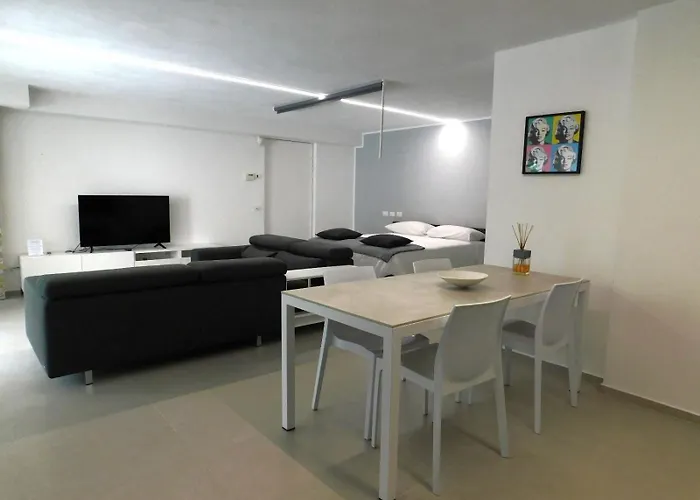 Matte - Leonardo Accademy - Maggiore - Mxp Apartment Golasecca